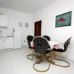 Apartment With A Parking Space - 5115 Murter