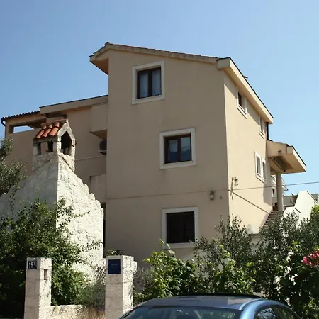 With A Parking Space - 5115 * Murter