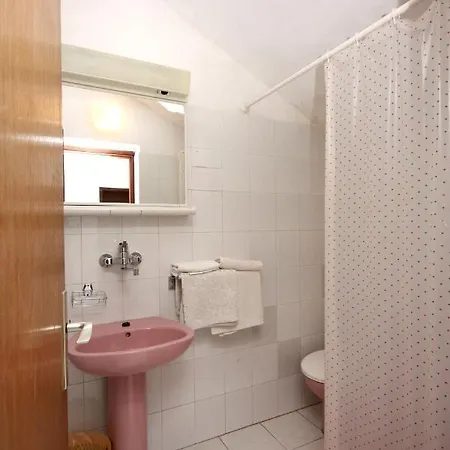 With A Parking Space - 5115 *