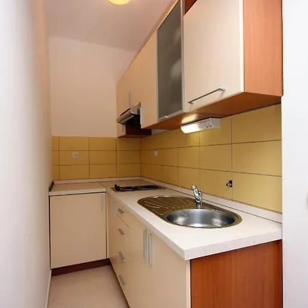 With A Parking Space - 5115 * Murter