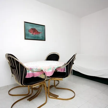 Lägenhet With A Parking Space - 5115