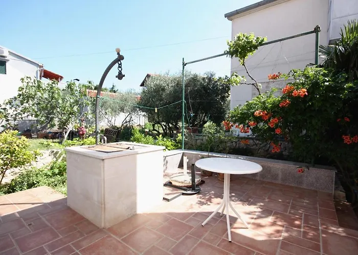 With A Parking Space - 5115 Murter