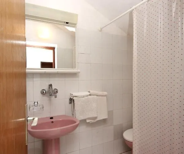 With A Parking Space - 5115 *