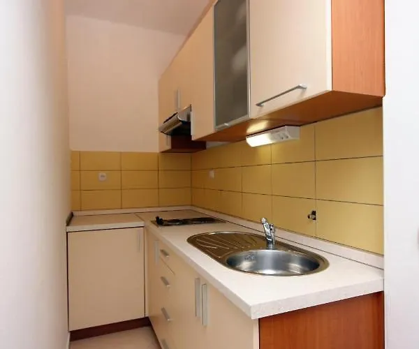 With A Parking Space - 5115 * Murter